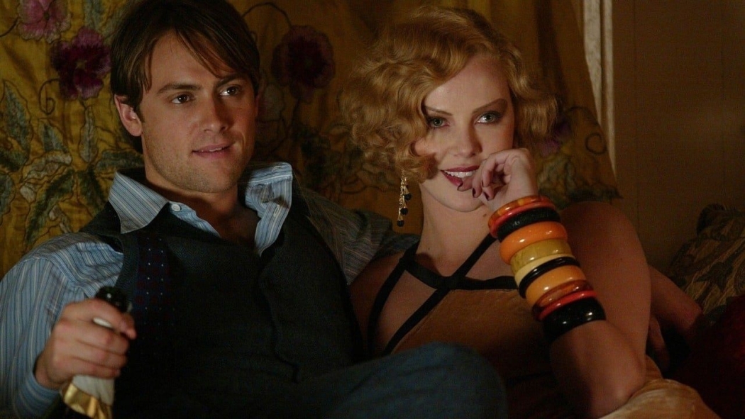 Bulutların üzerinde izle